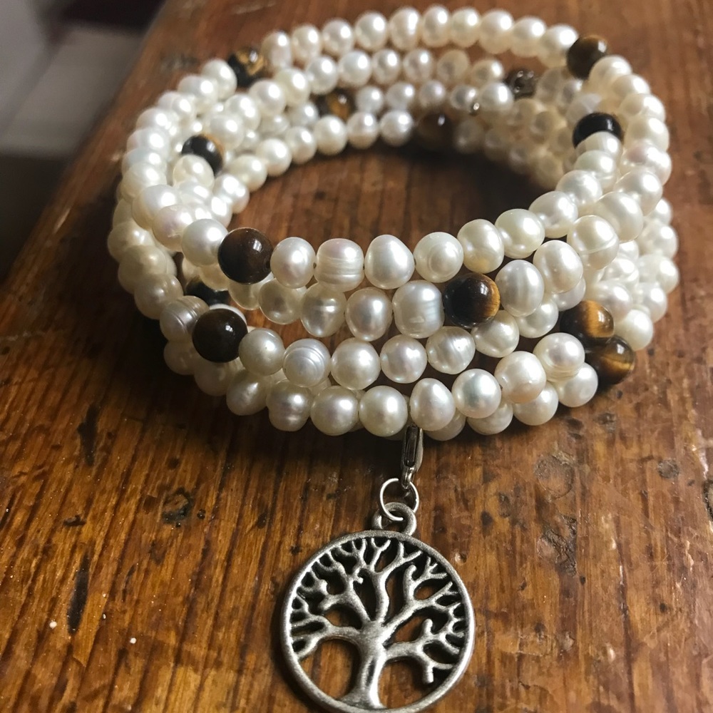Bracelet with tree of life charm